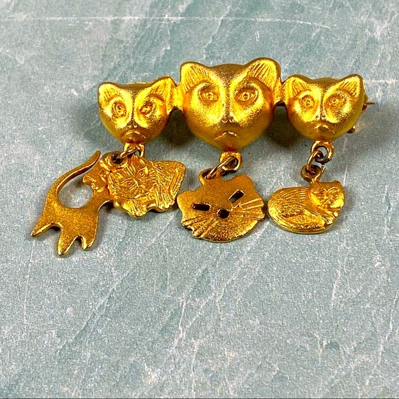 NOT ACTUALLY FOR SALE Gold tone 3 cat faces dangle charm brooch